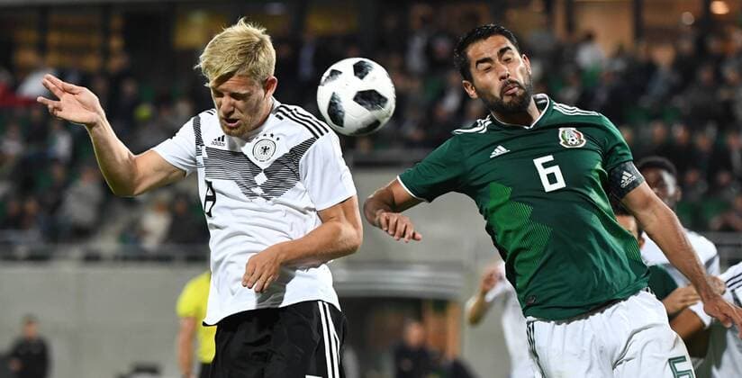 Fussball, Herren, Saison 2018 19, U 21, Test-Länderspiel in Fürth, Deutschland - Mexiko, v. l. Arne Maier U21 U 21 Deutschland), Joaquin Esquivel (U21, Mexiko), 07.09.2018, Copyright: xMatthiasxKochx