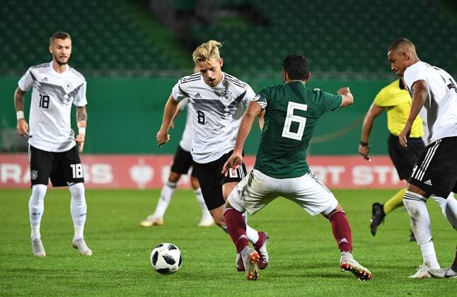 Fussball, Herren, Saison 2018 19, U 21, Test-Länderspiel in Fürth, Deutschland - Mexiko, v. l. Marcel Hartel U21 U 21 Deutschland), Arne Maier (U21, Deutschland), Joaquin Esquivel (U21, Mexiko), 07.09.2018, Copyright: xMatthiasxKochx