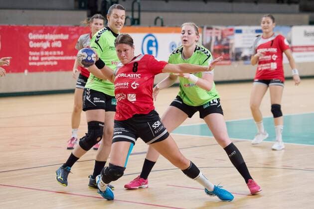 v.l. Simona Kolosove - 2 - Spreefuexxe, Delia Cleve 8 - Nuertingen , Tina Wagenlader 14 - Spreefuexxe, 08.09.2018, Handball - Damen 2. Bundesliga, Fuechse vs TG Nuertingen, GER, Berlin, 08.09.2018, Spreefuexxe vs TG Nuertingen, Damen - Handball, 2.BL, Fuxxbau Soemmeringhalle Berlin Copyright: xEIBNER UwexKochx EP_UKH