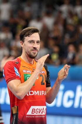 Patrick Groetzki (RNL, 24), Einzelbild, Aktion, Action, Jubel nach dem Schlusspfiff, Sieg, Sieger, Gewinner, jubelt, jubeln, Freude, optimistisch, Action, Aktion, Handball, Champions League, Rhein-Neckar Löwen - Barca Lassa,