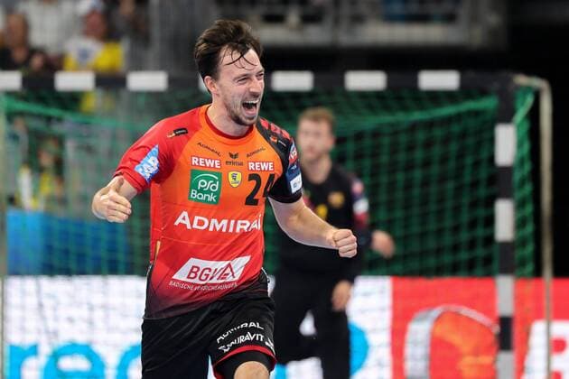 Patrick Groetzki (RNL, 24) ballt die Faust, jubelt über ein Tor, Jubel, Torjubel, Torerfolg, celebrate the goal, goal, celebration, Jubel ueber das Tor, optimistisch, Action, Aktion, Einzelbild, Handball, Champions League, Rhein-Neckar Löwen - Barca Lassa,