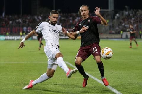 Fussball Europa League 2018 - 2019 20.09.2018, Fussball Europa League, UEFA Europa League, 2018-2019, Gruppenphase, Gruppe F, Spieltag 1, Luxemburg, Stade Josy Barthel, Luxemburg (LUX) - F91 Dudelange, Düdelingen, AC Mailand, Milan, AC Milan (ITA) vl: Kevin Malget (F91 Duedelingen - 4) - Diego Laxalt (AC Mailand, Milan 93)