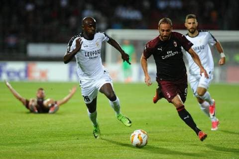 ?Jerry Prempeh, F91 Dudelange- 26, und Gonzalo Higuain, AC Milan- 9, beim Europa League Spiel zwischen dem F 91 Dudelange, Luxemburg und dem AC Mailand, Italien, am 20.09.18, F 91 Dudelange, Luxemburg vs AC Mailand, Italien, Europa League, Luxemburg Copyright: xEIBNER PeterxFranzx EP_PFZ