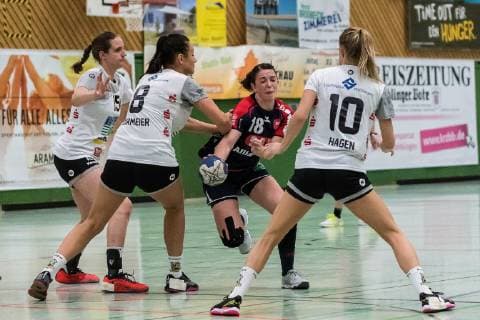 Jasmin Dirmeier (VfL Waiblingen 08), Lea Neubrander (SG H2Ku Herrenberg Kuties 18), Sinah Hagen (VfL Waiblingen 10),SG H2Ku Herrenberg Kuties vs. VfL Waiblingen Tigers, Handball, 2.Bundesliga, Frauen, HBF, Saison 18 19, 29.09.2018, SG H2Ku Herrenberg Kuties vs. VfL Waiblingen Tigers, Handball, 2.Bundesliga, Frauen, HBF, Saison 18 19, 29.09.2018 Herrenberg Copyright: xEIBNER WolfgangxFrankx EP_WFK