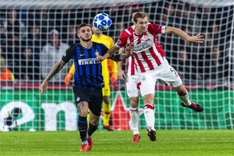 EINDHOVEN, Netherlands, 03-10-2018, football, Philips stadium, Champions league, season 2018 2019, Inter Milan player Mauro Icardi (L), PSV player Daniel Schwaab (R), during the match PSV - Inter Milan, PSV - Inter Milan x2518547x