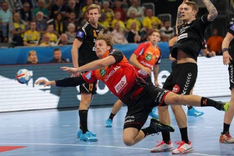 Jesper Nielsen (RNL, 36), Wurf, Fallwurf, Action, Aktion Spielszene, Freisteller, Ganzkörper, Einzelbild, Aktion, Action, Spielszene, Handball, Champions League, Rhein-Neckar Löwen - IFK Kristianstad,