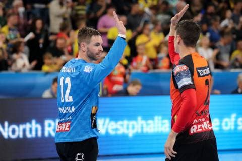 v.li.: Andreas Palicka (Torwart, RNL, 12), Andre Schmid (Andy Schmid, RNL, 2), Jubel nach dem Schlusspfiff, Sieg, Sieger, Gewinner, jubelt, jubeln, Freude, optimistisch, Highlight, Action, Aktion, Handball, Champions League, Rhein-Neckar Löwen - IFK Kristianstad,