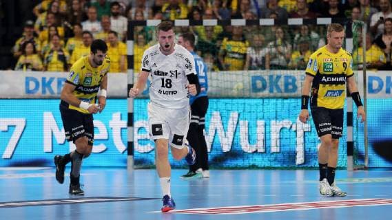 v.li.: Ilija Abutovic (RNL, 20), Niclas Ekberg (THW, 18), Andreas Palicka (Torwart, RNL, 12), Gudjon Valur Sigurdsson (RNL, 9), jubelt über ein Tor, Jubel, Torjubel, Torerfolg, celebrate the goal, goal, celebration, Jubel ueber das Tor, optimistisch, Spielszene, Highlight, Action, Aktion, Handball, DKB Bundesliga, Rhein-Neckar Löwen - THW Kiel,