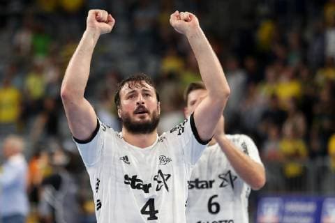 v.li.: Domagoj Duvnjak (THW, 4), Harald Reinkind (THW, 6), Jubel nach dem Schlusspfiff, Sieg, Sieger, Gewinner, jubelt, jubeln, Freude, optimistisch, Highlight, Action, Aktion, Handball, DKB Bundesliga, Rhein-Neckar Löwen - THW Kiel,