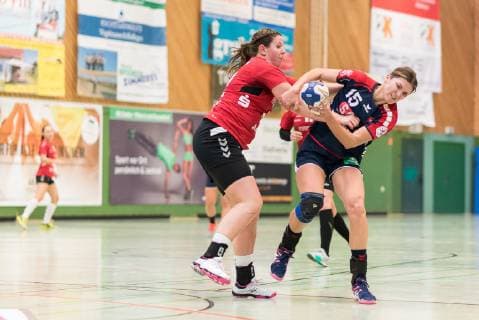 Linsey Houben (DJK MJC Trier 10), Jurate Zilinskaite (SG H2Ku Herrenberg Kuties 15), SG H2Ku Herrenberg Kuties vs. DJK MJC Trier, Handball, 2.Bundesliga, Frauen, HBF, Saison 18 19, 14.10.2018, SG H2Ku Herrenberg Kuties vs. DJK MJC Trier, Handball, 2.Bundesliga, Frauen, HBF, Saison 18 19, 14.10.2018 Herrenberg Copyright: xEIBNER Wolfgang_Frankx EP_WFK