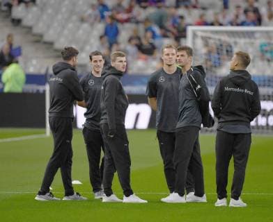 Fussball, Herren, Saison 2018 19, Nations League (4. Spieltag), Länderspiel in Saint-Denis, Frankreich - Deutschland, v. l. Jonas Hector (Deutschland), Sebastian Rudy (Deutschland), Timo Werner (Deutschland), Torwart Bernd Leno (Deutschland), Thomas Müller (Deutschland), Joshua Kimmich (Deutschland) vor dem Spiel, 16.10. 2018, Copyright: xMatthiasxKochx