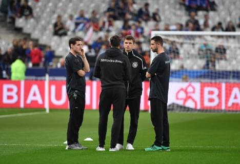 Fussball, Herren, Saison 2018 19, Nations League (4. Spieltag), Länderspiel in Saint-Denis, Frankreich - Deutschland, v. l. Sebastian Rudy (Deutschland), Jonas Hector (Deutschland), Thomas Müller (Deutschland), Mark Uth (Deutschland) vor dem Spiel, 16.10. 2018, Copyright: xMatthiasxKochx