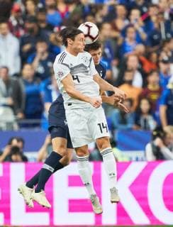 France - Germany, Soccer, Paris, October 16, 2018 Nico SCHULZ, DFB 14 compete for the ball, tackling, duel, header against Benjamin PAVARD, FRA 2 FRANCE - GERMANY Football Nations League, Season 2018 2019, October 16, 2018 Paris, Germany. Photographer: Peter Schatz MAGICS