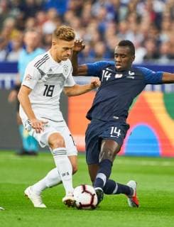 France - Germany, Soccer, Paris, October 16, 2018 Joshua KIMMICH, DFB 18 compete for the ball, tackling, duel, header against Blaise MATUIDI, FRA 14 FRANCE - GERMANY Football Nations League, Season 2018 2019, October 16, 2018 Paris, Germany. Photographer: Peter Schatz MAGICS