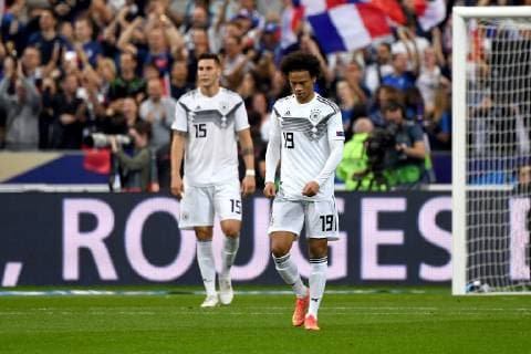 Fussball, Herren, Saison 2018 19, Nations League (4. Spieltag), Länderspiel in Saint-Denis, Frankreich - Deutschland, Enttäuschung bei Niklas Süle (Nr. 15, Deutschland) und Leroy Sane (Nr. 19, Deutschland) nach dem Tor zum 1:1 Antoine Griezmann (Nr. 7, Frankreich, nicht im Bild), 16.10. 2018, Copyright: xMatthiasxKochx