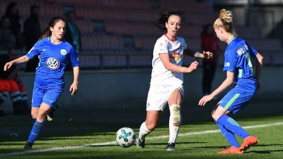 v.li. Ereleta Memeti (VfL Wolfsburg II, 17), Peggy Nietgen (FC Köln, 21), Antonia Baaß (VfL Wolfsburg II, 7), Dreikampf, Duell, duel, tackle, tackling, Dynamik, Action, Aktion, Fussball, 2. Frauen-Bundesliga, 1. FC Köln - VfL Wolfsburg II, DFB REGULATIONS PROHIBIT ANY USE OF PHOTOGRAPHS AS IMAGE SEQUENCES AND OR QUASI-VIDEO.