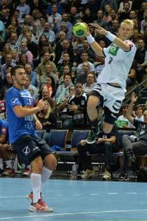 Handball, Herren, EM-Qualifikationsspiel in Wetzlar, Saison 2018 19, Deutschland - Israel, Mosche Elimelech (Nr. 1, Israel), Matthias Musche (Nr. 37, Deutschland), 24.10.18, Copyright: xMichaelxHundtx xMatthiasxKochx