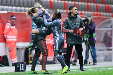 v.li.: Dominika Skorvankova (FC Bayern München, FCB, 18) Lineth Beerensteyn (FC Bayern München, FCB, 6) mit Torjubel, Jubel, Torjubel, Torerfolg, celebrate the goal, goal, celebration, Jubel ueber das Tor zum 3:0 durch Dominika Skorvankova (FC Bayern München, FCB, 18), optimistisch, Action, Aktion, Fussball, UEFA Women s Champions League, FC Bayern München - FC Zürich,