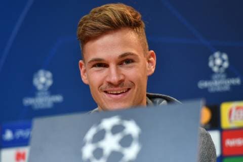 Joshua KIMMICH (Bayern Muenchen), lacht,lachen,lachend, optimistisch,gutgelaunt Einzelbild,angeschnittenes Einzelmotiv,Portraet,Portrait,Porträt. Pressekonferenz FC Bayern Muenchen vor dem Champions League Spiel gegen AEK Athen, Fussball,am 06.11..2018,.