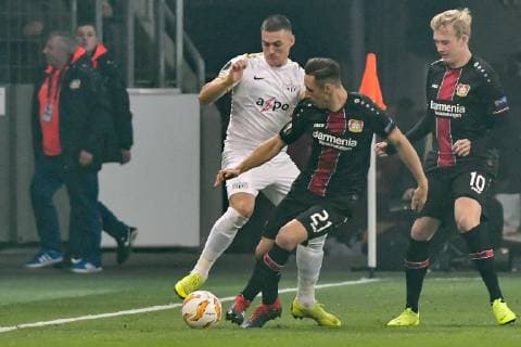 GER, Europa League, Bayer 04 Leverkusen vs FC Zürich 08.11.2018, BayArena, Leverkusen, GER, Europa League, Bayer 04 Leverkusen vs FC Zürich, DFL regulations prohibit any use of photographs as image sequences and or quasi-video im Bild v. li. im Zweikampf Benjamin Kololli ( 70, FC Zürich Zuerich) Dominik Kohr ( 21, Bayer 04 Leverkusen)
