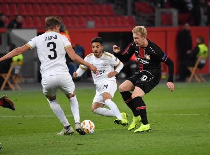 08.11.2018, Fussball, UEFA Europe League, Saison 2018 2019, Gruppenphase, 4. Spieltag, Bayer 04 Leverkusen - FC Zuerich, v.re., Julian Brandt (Bayer Leverkusen), Salim Khelifi (FC Zuerich) , Andreas Maxsoe, Andreas Maxsö (FC Zuerich)
