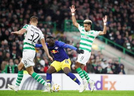 Celtic Glasgow - RB Leipzig Fussball Euro League Glasgow, 08.11.2018, Celtic Park, Fussball, UEFA Europa League , Gruppe B, Spieltag 4 , Celtic FC Glasgow FC (SCO) vs. RB Leipzig (GER) , Im Bild v.l.: Filip Benkovic (32, Celtic), Jean-Kevin Augustin (29, RB Leipzig) und Scott Sinclair (11, Celtic). , UEFA æregulations prohibit any use of photographs as image sequences and or quasi-video.
