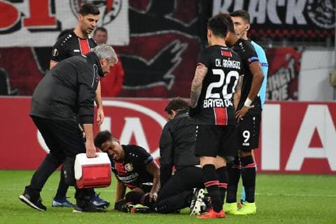 GER, UEFA EL, Bayer 04 Leverkusen (GER) vs. FC Zuerich (SUI) 08.11.2018, BayArena, Leverkusen, Europaleque, Vorrunde, GER, UEFA EL, Bayer 04 Leverkusen (GER) vs. FC Zuerich (SUI), DFL regulations prohibit any use of photographs as image sequences and or quasi-video im Bild picture shows: Wendell (Leverkusen 18), verletzt am Boden