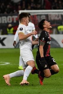 GER, UEFA EL, Bayer 04 Leverkusen (GER) vs. FC Zuerich (SUI) 08.11.2018, BayArena, Leverkusen, Europaleque, Vorrunde, GER, UEFA EL, Bayer 04 Leverkusen (GER) vs. FC Zuerich (SUI), DFL regulations prohibit any use of photographs as image sequences and or quasi-video im Bild picture shows: Charles Aranguiz (Leverkusen 20), iwird von Toni Domgjoni (FC Zuerich 14) gefoult