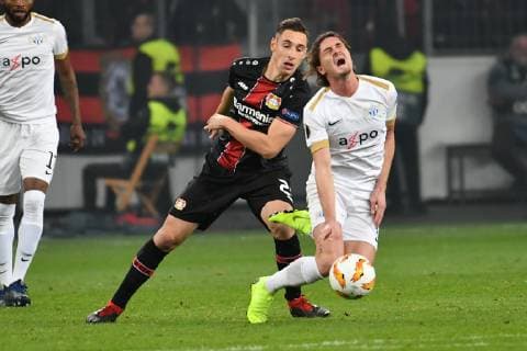 GER, UEFA EL, Bayer 04 Leverkusen (GER) vs. FC Zuerich (SUI) 08.11.2018, BayArena, Leverkusen, Europaleque, Vorrunde, GER, UEFA EL, Bayer 04 Leverkusen (GER) vs. FC Zuerich (SUI), DFL regulations prohibit any use of photographs as image sequences and or quasi-video im Bild picture shows: Hekuran Kryeziu (FC Zuerich 71), am Boden angeblich gefoult von Dominik Kohr (Leverkusen 21),