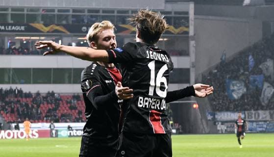 Fussball, UEFA Europa League, Herren, Saison 2018 2019, Gruppe A, 4. Spieltag, BayArena Leverkusen, Bayer Leverkusen (schwarz) - FC Zürich (weiss); Jubel Tin Jedvaj (LEV) nach seinem Tor zum 1:0, zusammen mit Julian Brandt (LEV). Jubel, Freude, Aktion. UEFA REGULATIONS PROHIBIT ANY USE OF PHOTOGRAPHS AS IMAGE SEQUENCES AND OR QUASI-VIDEO.