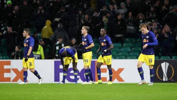 Celtic Glasgow - RB Leipzig Fussball Euro League Glasgow, 08.11.2018, Celtic Park, Fussball, UEFA EURO EM Europameisterschaft Fussball League , Gruppe B, 4.Spieltag , Celtic Glasgow vs. RB Leipzig 2:1 (1:0) , Im Bild; Enttäuschung nach dem Spiel bei Diego Demme (31, RB Leipzig), Dayot Upamecano (5, RB Leipzig), Kevin Kampl (44, RB Leipzig), Bruma (17, RB Leipzig) und Marcel Halstenberg (23, RB Leipzig). , Gemäß den Vorgaben der UEFA ist es untersagt, in dem Stadion und oder vom Spiel angefertigte Fotoaufnahmen in Form von Sequenzbildern und oder videoähnlichen Fotostrecken zu verwerten bzw. verwerten zu lassen. ,