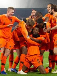 Fußball, Nations League, Niederlande - Frankreich Marten de Roon of Holland, Matthijs de Ligt of Holland, Frenkie de Jong of Holland, Georginio Wijnaldum of Holland, Denzel Dumfries of Holland, Memphis Depay of Holland, Steven Bergwijn of Holland, Virgil van Dijk of Holland, Daley Blind of Holland during the UEFA Nations League A group 1 qualifying match between The Netherlands and France at stadium De Kuip on November 16, 2018 in Rotterdam, The Netherlands UEFA Nations League A group 1 2018 2019 xVIxVIxImagesx xTomxBodexMultimediaxIVx 12798208