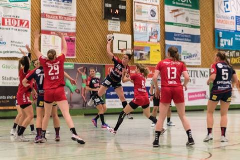 Lea Neubrander (SG H2Ku Herrenberg Kuties 18), Hanne Van Rossum (1.FSV Mainz 05 09), SG H2Ku Herrenberg Kuties vs. 1.FSV Mainz 05, Handball, 2.Bundesliga, Frauen, HBF, Saison 18 19, 18.11.2018, SG H2Ku Herrenberg Kuties vs. 1.FSV Mainz 05, Handball, 2.Bundesliga, Frauen, HBF, Saison 18 19, 18.11.2018 Herrenberg Copyright: xEIBNER Wolfgang_Frankx EP_WFK