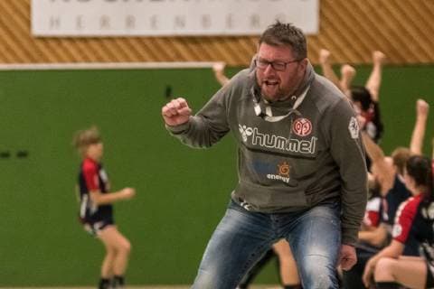 Thomas Zeitz (1.FSV Mainz 05 Chef-Trainer), SG H2Ku Herrenberg Kuties vs. 1.FSV Mainz 05, Handball, 2.Bundesliga, Frauen, HBF, Saison 18 19, 18.11.2018, SG H2Ku Herrenberg Kuties vs. 1.FSV Mainz 05, Handball, 2.Bundesliga, Frauen, HBF, Saison 18 19, 18.11.2018 Herrenberg Copyright: xEIBNER Wolfgang_Frankx EP_WFK