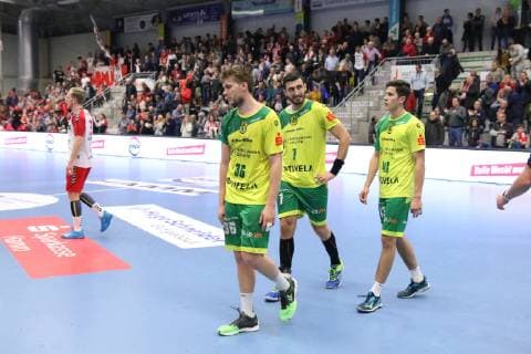 Enttaeuschung bei v.l. Tim Stefan (VfL Eintracht Hagen 36), Stanko Sabljic (VfL Eintracht Hagen 7), Damian Toromanovic (VfL Eintracht Hagen 43), ASV Hamm-Westfalen vs VfL Eintracht Hagen, Handball, 2. Bundesliga, 24.11.2018, ASV Hamm-Westfalen vs VfL Eintracht Hagen, Handball, 2. Bundesliga, 24.11.2018 Hamm Copyright: xEibner Jan_Strohdiekx EP_JSK