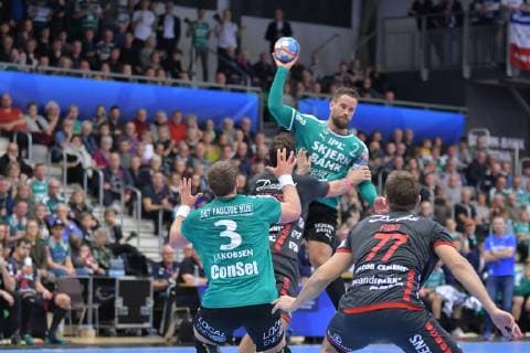 Skjern Handbold vs SG Flensburg-Handewitt , Handball, EHF Champions League Gruppenphase, 25.11.18 Thomas Mogensen (Skjern Handbold, 02), Magnus Roed (SG Flensburg-Handewitt, 77), Benjamin Jakobsen (Skjern Handbold, 03), Tobias Karlsson (SG Flensburg-Handewitt, 03)