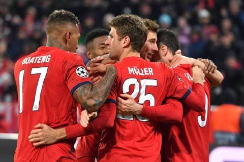 kollektiver Torjubel Muenchen mit v.li:Jerome BOATENG (Bayern Muenchen), Thomas MUELLER (MÜLLER,Bayern Muenchen),Leon GORETZKA (Bayern Muenchen), Robert LEWANDOWSKI (Bayern Muenchen), Aktion,Jubel,Freude,Begeisterung, FC Bayern Muenchen (M) - Benfica Lissabon 5-1, Fussball Champions League,Gruppe E, am 27.11.2018. A L L I A N Z A R E N A. DFL REGULATIONS PROHIBIT ANY USE OF PHOTOGRAPHS AS IMAGE SEQUENCES AND OR QUASI-VIDEO.