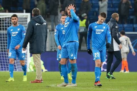 v.li.: Vincenzo Grifo (Hoffenheim, 32), Pavel Kaderabek (Hoffenheim, 3), Ishak Belfodil (Hoffenheim, 19), Andrej Kramaric (Hoffenheim, 27), enttäuscht über die Niederlage, Enttäuschung nach dem Schlusspfiff, Highlight, Verlierer, verloren, Frustration, disappointed, pessimistisch, Fussball, UEFA Champions League, TSG 1899 Hoffenheim - FK Schachtar Donezk,