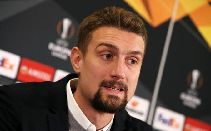 RB Leipzig - Pressekonferenz Fussball Euro League Salzburg, 28.11.2018, Red Bull Arena, Fussball, UEFA EURO EM Europameisterschaft Fussball League , Pressekonferenz am Vortag des EL Spieles, FC Salzburg vs. RB Leipzig , Im Bild; Stefan Ilsanker (13, RB Leipzig) , Gemäß den Vorgaben der UEFA ist es untersagt, in dem Stadion und oder vom Spiel angefertigte Fotoaufnahmen in Form von Sequenzbildern und oder videoähnlichen Fotostrecken zu verwerten bzw. verwerten zu lassen. ,