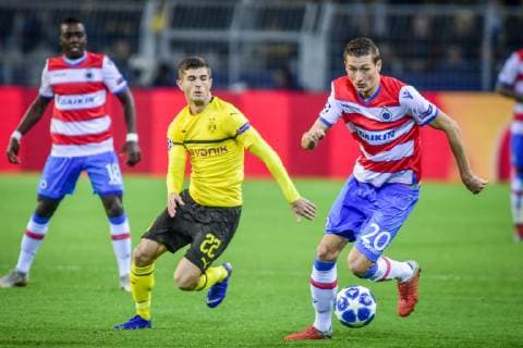 Dortmund, Germany 28.11.2018, UEFA Champions League - 2018 19 Season, Rueckrunde, Gruppenphase, Gruppe A, 5. Spieltag, BV Borussia Dortmund vs. FC Bruegge, Christian Pulisic (Borussia Dortmund), Hans Vanaken (FC Brügge) im Zweikampf, - ( DeFodi520
