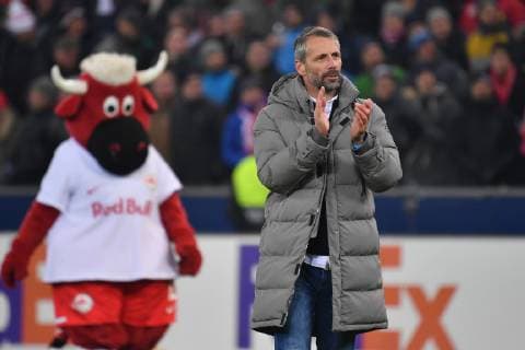 Schlussjubel Marco ROSE,Trainer (Salzburg), klatscht Applaus, Einzelbild,angeschnittenes Einzelmotiv,Halbfigur,halbe Figur. Fussball Europa League, Gruppenphase, Gruppe B, 5. Spieltag, FC Salzburg (SL)-RB Leipzig (L) 1-0, am 29.11.2018 Stadion Salzburg.