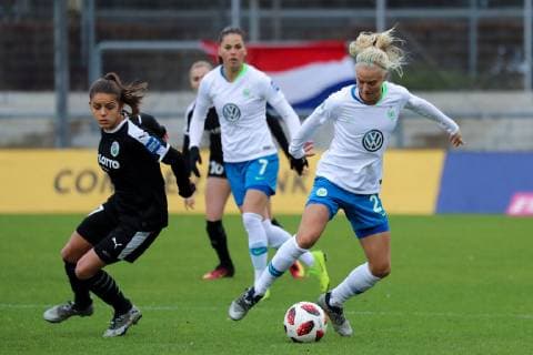 v.li.: Laura Feiersinger (Frankfurt, 27), Pernille Harder (Wolfsburg, 22), Aktion, Action, Spielszene, Fussball, Allianz Frauen-Bundesliga, 1. FFC Frankfurt - VfL Wolfsburg, DFB REGULATIONS PROHIBIT ANY USE OF PHOTOGRAPHS AS IMAGE SEQUENCES AND OR QUASI-VIDEO.