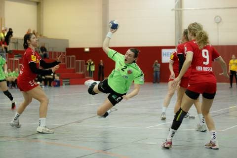 1.FSV Mainz 05 - Fuechse Berlin,15.12.2018,GER,Handball, im Elisa Burkholder,( 24,1.FSV Mainz 05),Simona Kolosove,( 2,Fuechse Berlin),Hanne van Rossum,( 9,1.FSV Mainz 05), Eibner-Pressefoto Ulrich Scherbaum 1.FSV Mainz 05 - Fuechse Berlin Mainz Copyright: xEIBNER UlixScherbaumx EP_USM