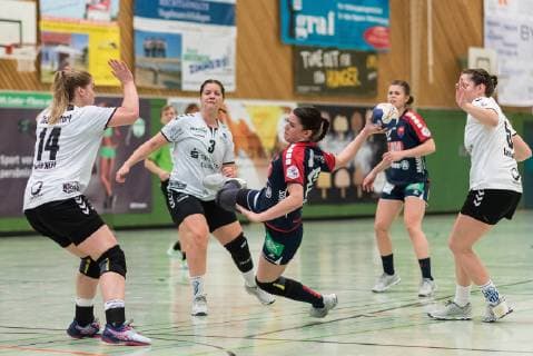 Becky van Nijf (TuS Lintfort 14), Vanessa Dings (TuS Lintfort 03), Lea Neubrander (SG H2Ku Herrenberg Kuties 18), SG H2Ku Herrenberg Kuties vs. TuS Lintfort, Handball, 2.Bundesliga, Frauen, HBF, Saison 18 19, 16.12.2018, SG H2Ku Herrenberg Kuties vs. TuS Lintfort, Handball, 2.Bundesliga, Frauen, HBF, Saison 18 19, 16.12.2018 Herrenberg Copyright: xEIBNER WolfgangxFrankx EP_WFK