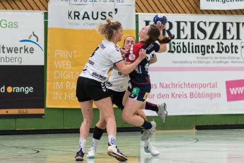 Eva Legermann (TuS Lintfort 04), Marie-Christine Beddies (SG H2Ku Herrenberg Kuties 22), SG H2Ku Herrenberg Kuties vs. TuS Lintfort, Handball, 2.Bundesliga, Frauen, HBF, Saison 18 19, 16.12.2018, SG H2Ku Herrenberg Kuties vs. TuS Lintfort, Handball, 2.Bundesliga, Frauen, HBF, Saison 18 19, 16.12.2018 Herrenberg Copyright: xEIBNER WolfgangxFrankx EP_WFK