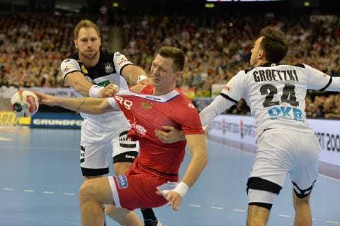 Handball, Herren, Weltmeisterschaft 2019 in Deutschland und Dänemark, Gruppe A, 3. Spieltag, Deutschland - Russland, Steffen Weinhold (Nr. 17, Deutschland), Dmitry Zhitnikov (Nr. 89, Russland), Patrick Groetzki (Nr. 24, Deutschland), 14.01.19, Copyright: xMichaelxHundtx xMatthiasxKochx