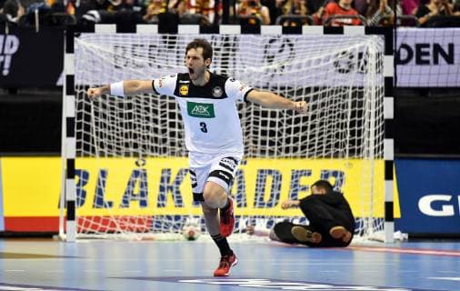 Uwe Gensheimer (Deutschland), jubelt nach einem Tor, hinten der geschlagene Victor Kireev (Torwart Russland), Russland-Deutschland Russia-Germany IHF Handball Weltmeisterschaft 2019, Hanball World Championship WM Weltmeisterschaft 2019, Herren, Männer, Maenner, men, Handball, Deutschland, Germany, Vorrunde, Gruppe A, group A Berlin, 14.1.2019