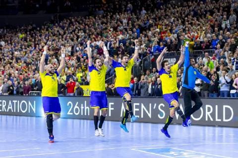 Gustavo Rodrigues (Nr. 95, Brasilien), Rudolph Hachbarth (Nr. 77, Brasilien), Felipe Borges (Nr. 18, Brasilien), Jose Toledo (Nr. 10, Brasilien) und Cesar Augusto Almeida (Nr. 89, Brasilien) freuen sich ueber den Sieg. Brasilien vs. Kroatien, Hauptrunde, Handball, IHF Handball Weltmeisterschaft, 20.01.19 Koeln Nordrhein-Westfalen Germany Lanxess-Arena Copyright: xAgentur54Gradx xFelixxKoenigx