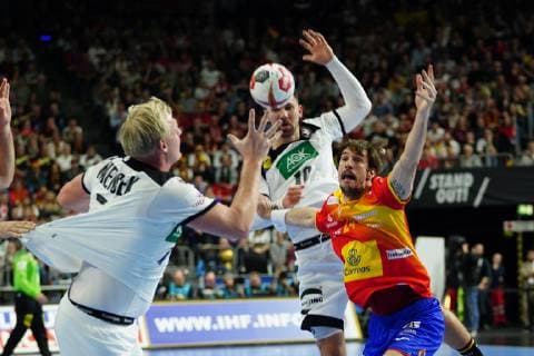 GER, IHF WM 2019, Deutschland (GER) vs Spanien (ESP) 23.01.2019, Lanxess Arena,Koeln, GER, IHF WM 2019, Deutschland (GER) vs Spanien (ESP), im Bild picture shows: Hendrik Pekeler (GER 13), und Patrick Wiencek (GER 7),