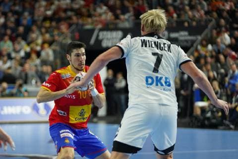 GER, IHF WM 2019, Deutschland (GER) vs Spanien (ESP) 23.01.2019, Lanxess Arena,Koeln, GER, IHF WM 2019, Deutschland (GER) vs Spanien (ESP), im Bild picture shows: Alex Dujshebaev (ESP 10), im Zweikampf gegen Patrick Wiencek (GER 7),